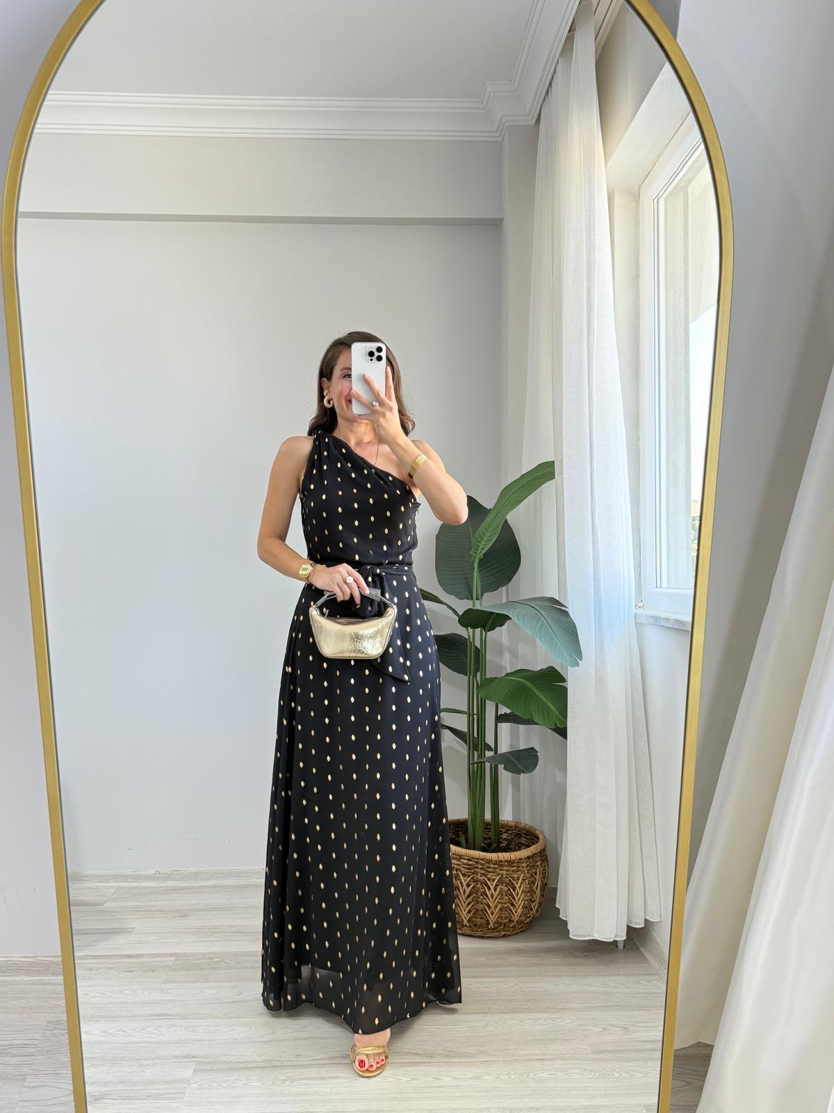 Siyah Tek Omuz Varak Detaylı Kuşaklı Astarlı Şifon Elbise 2622