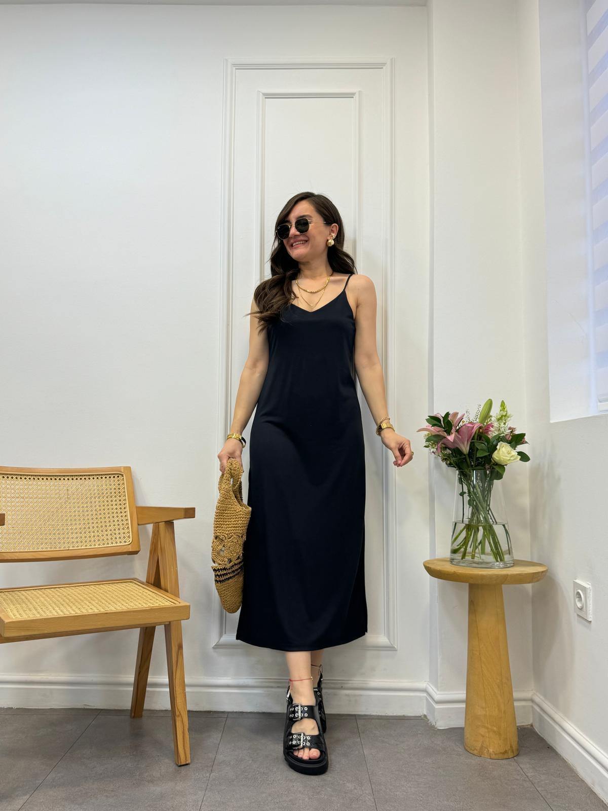 Siyah Tensel Kumaş Askılı Yırtmaçlı Elbise 4943