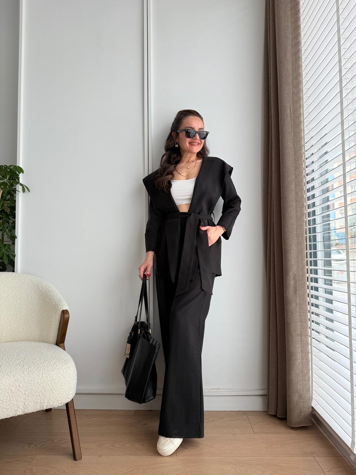 Siyah Tensel Kumaş Kapüşonlu Kuşaklı Ceket 7054