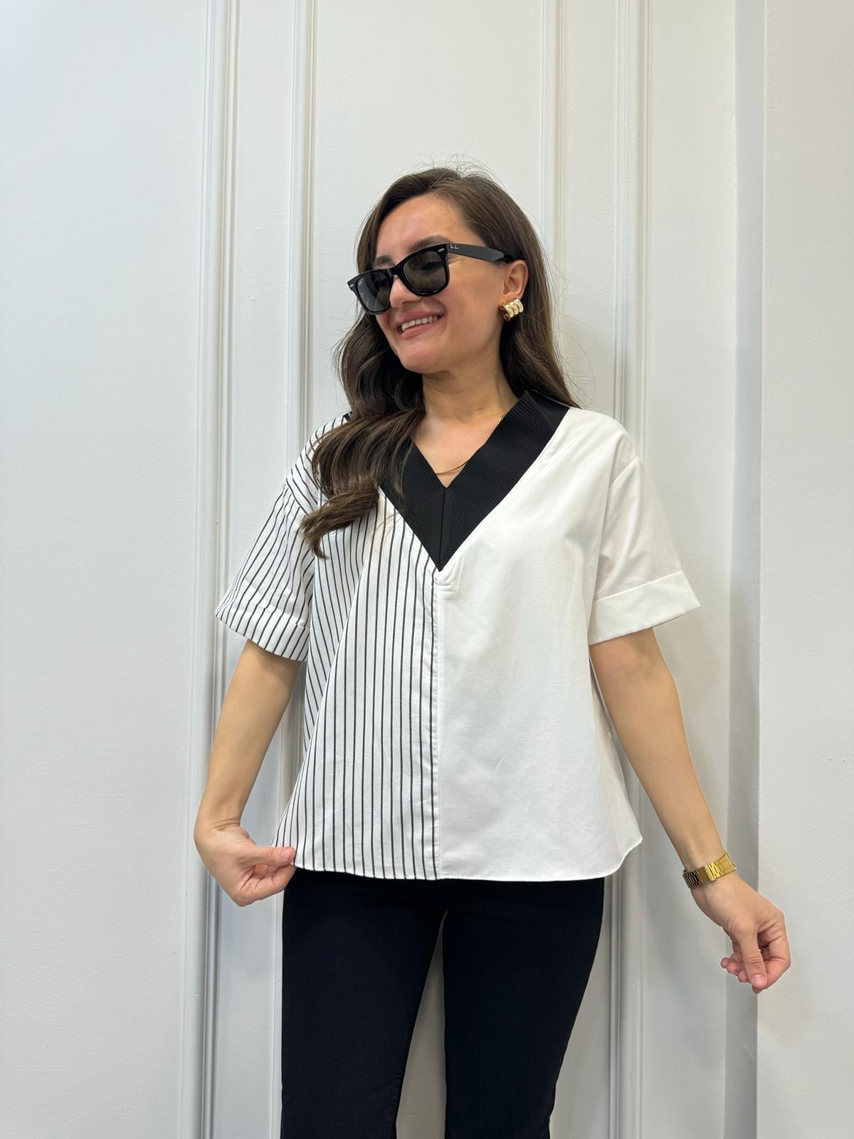 Siyah V Yaka Çizgili Bluz 28382