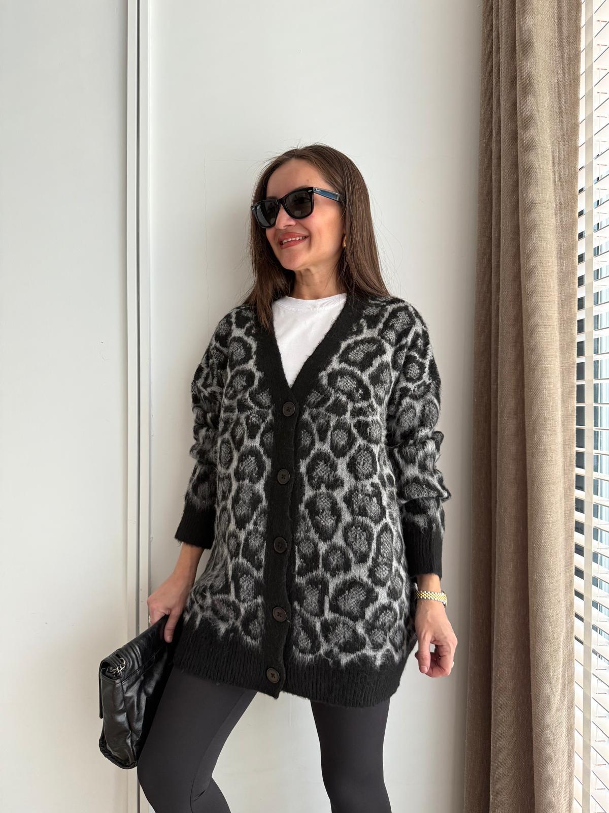 Siyah V Yaka Leopar Desen Triko Hırka 4476
