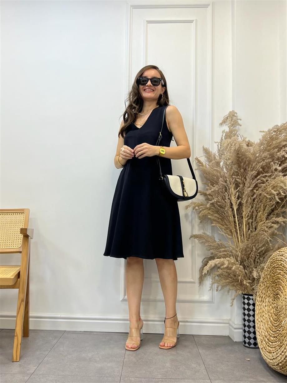 Siyah V Yaka Sıfır Kol Elbise 04