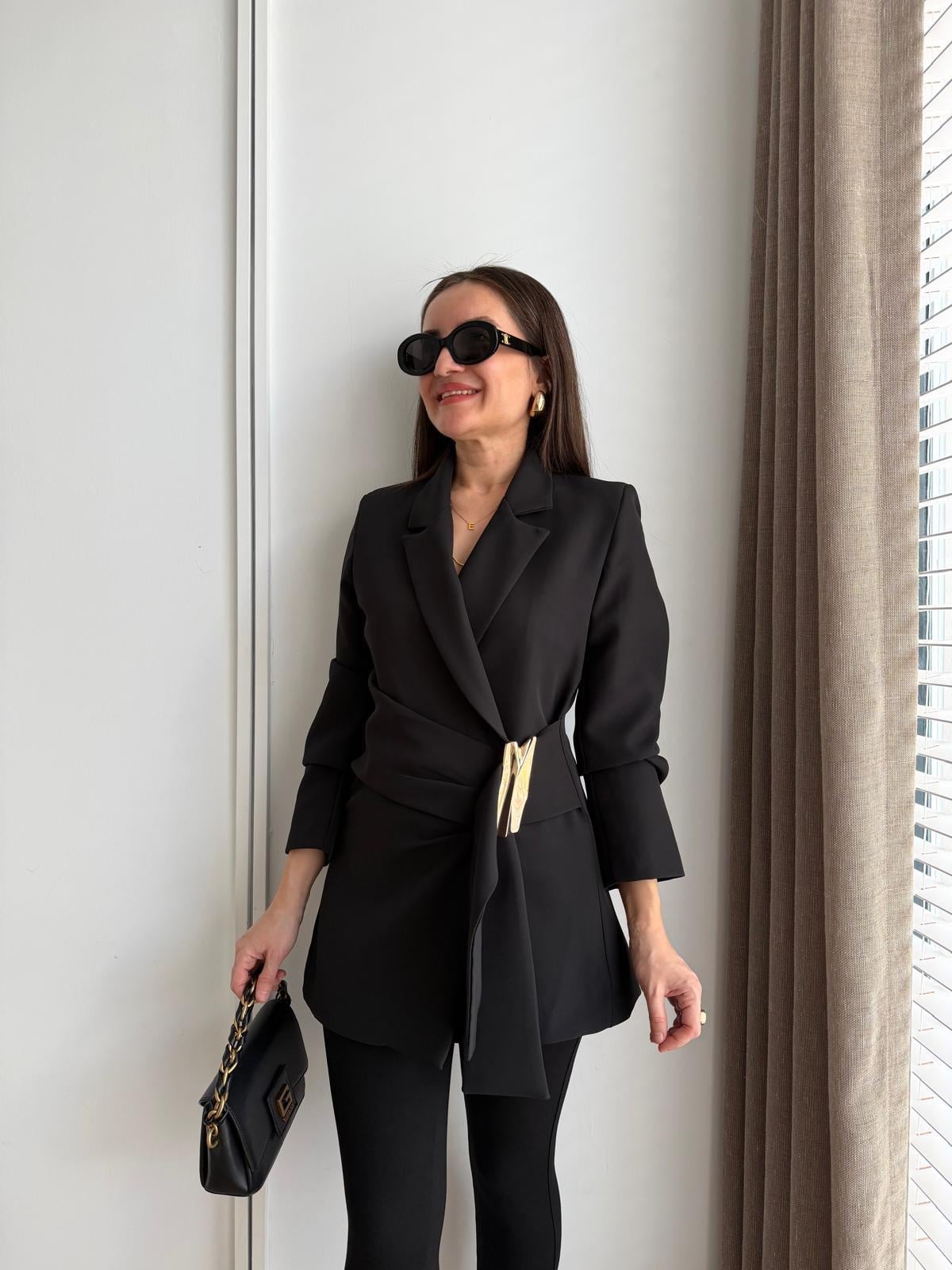 Siyah Vatkalı Bağlama Detaylı Blazer Ceket 0767