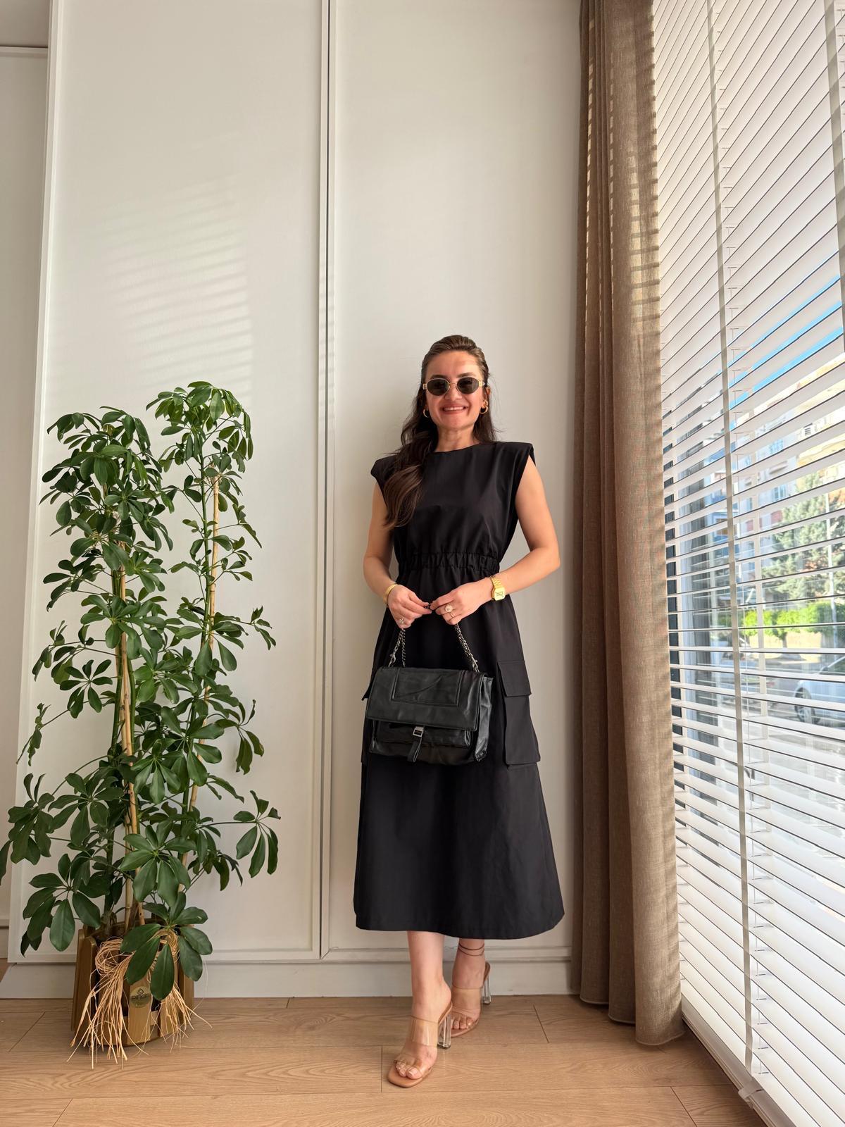 Siyah Vatkalı Bel Lastikli Cepli Elbise 36115