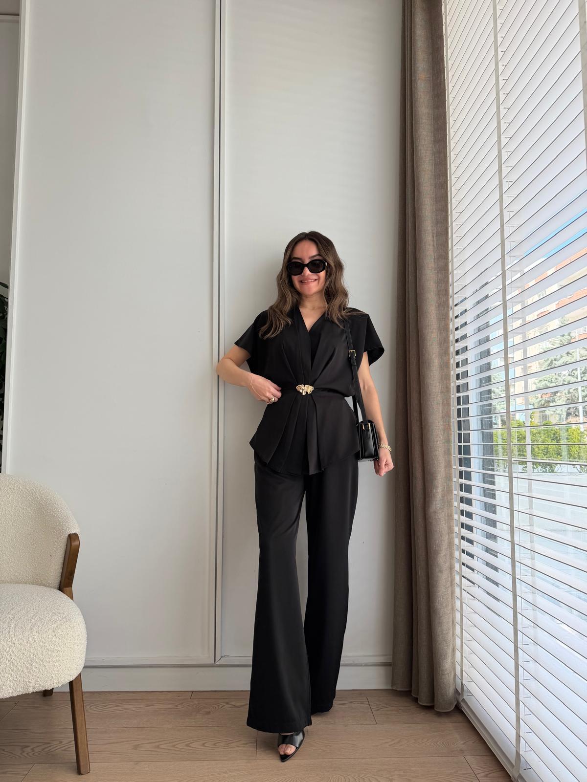 Siyah Vatkalı Gold Toka Detaylı Bluz Pantolon Takım 37286