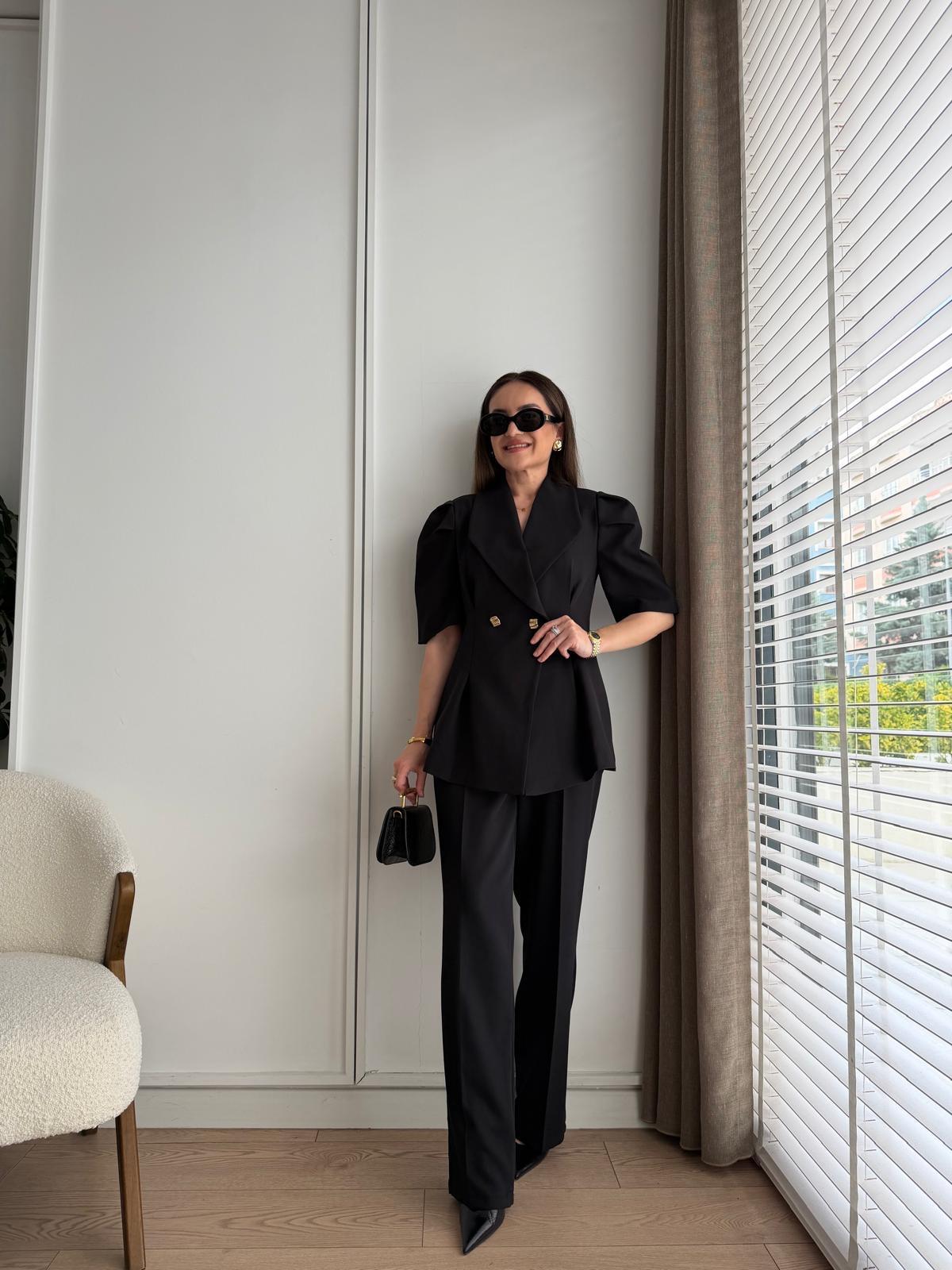 Siyah Vatkalı Kol Detaylı Slimfit Takım 8412