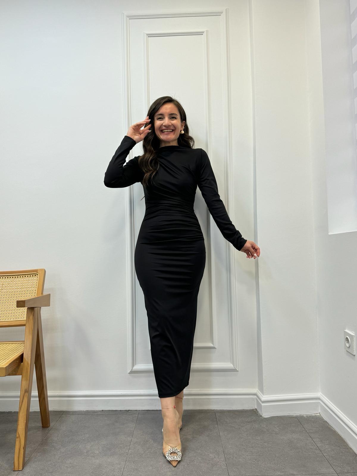 Siyah Yan Drapeli Parlak Kumaş Elbise 3046