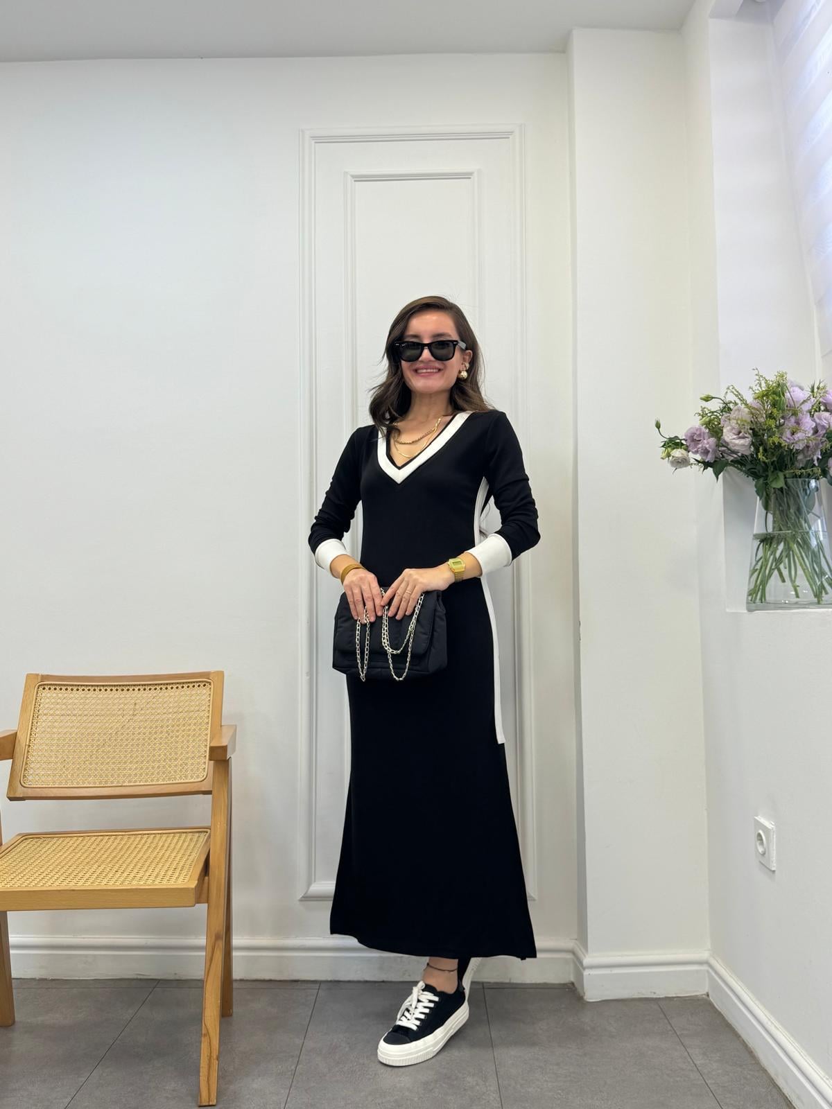 Siyah Yanları Şerit Detaylı Uzun Kollu Yırtmaçlı Elbise 279022