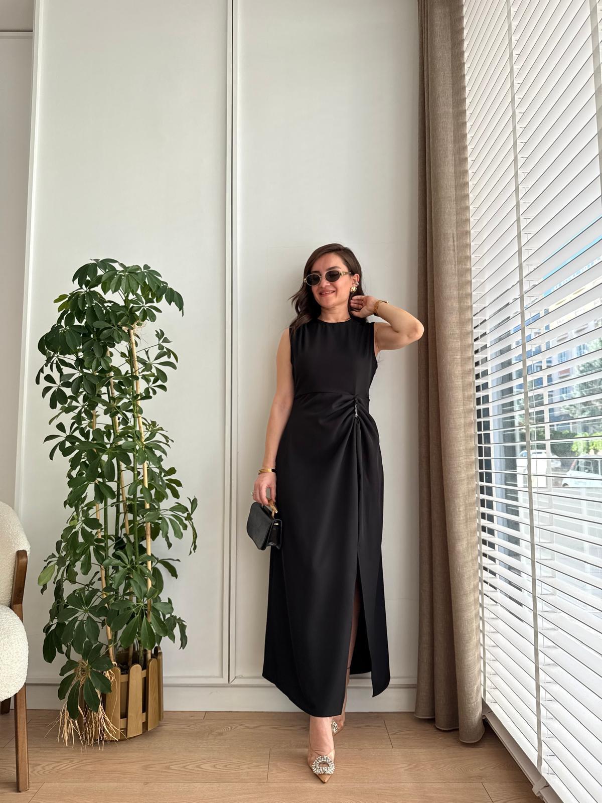 Siyah Yırtmaçlı Taş Detaylı Elbise 36468