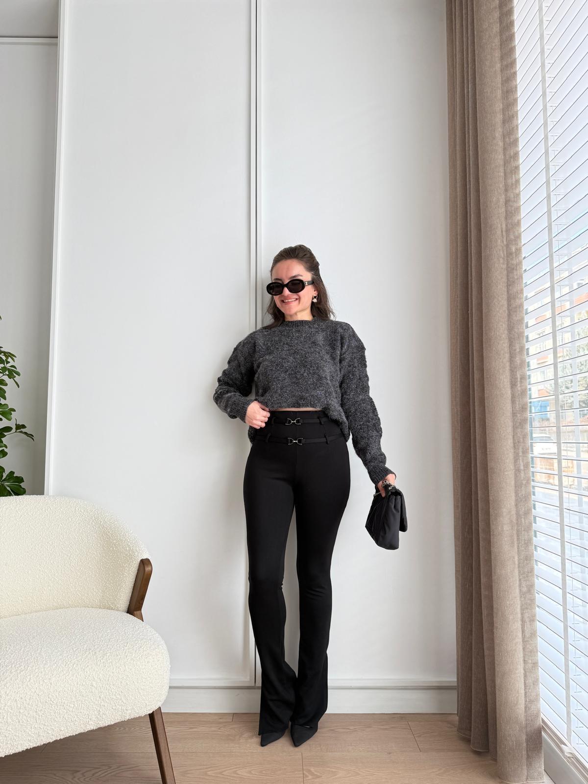 Siyah Yüksek Bel Çift Kemer Detaylı Yırtmaçlı Çelik Pantolon 35362