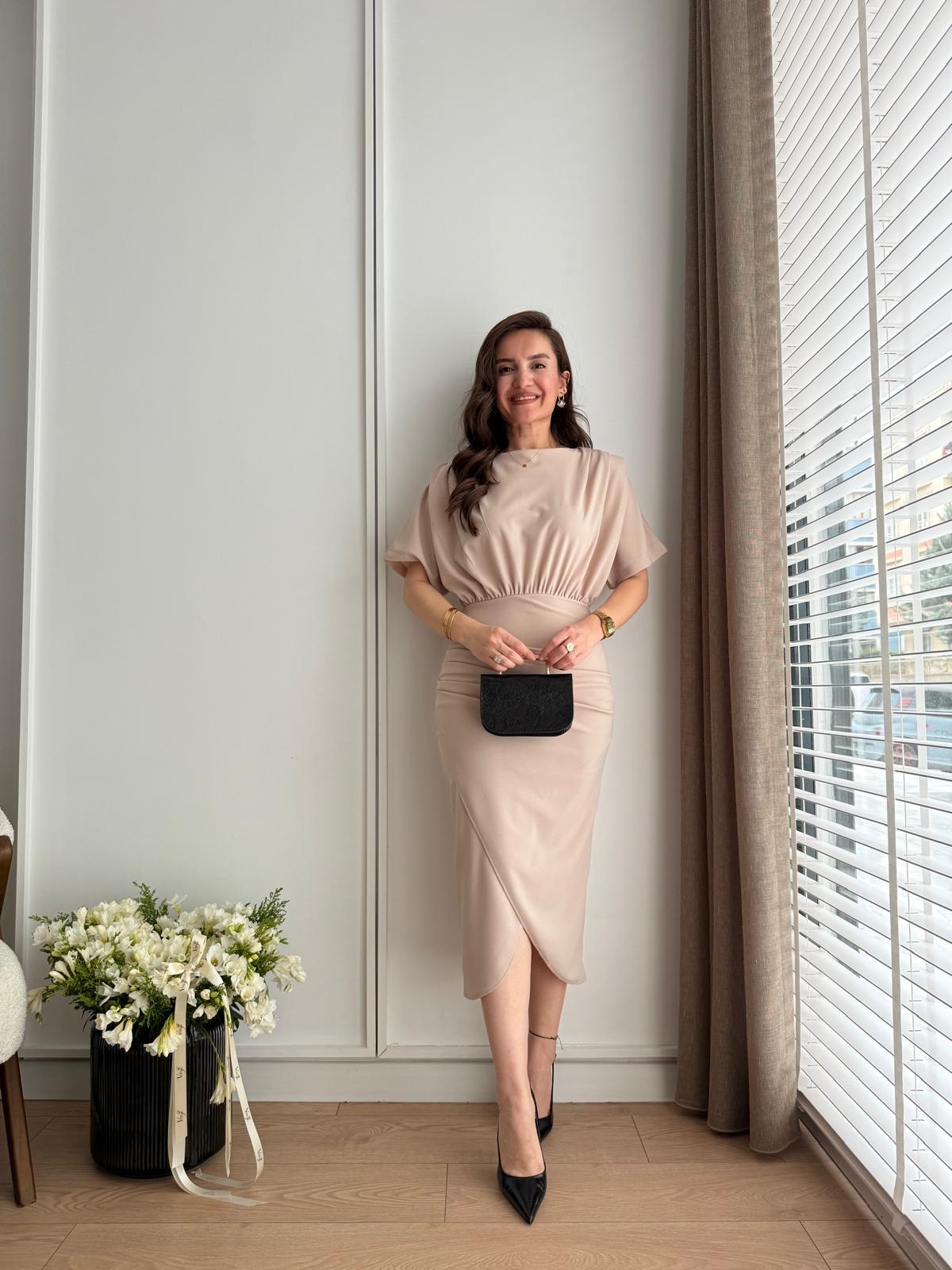 Taş Bel Büzgülü Drape Detaylı Yırtmaçlı Elbise 1274