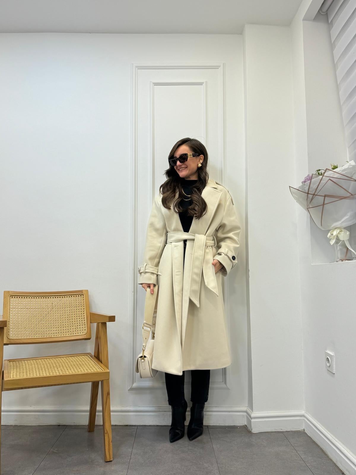 Taş Düğme Detaylı Kuşaklı Astarlı Kaşe 0264