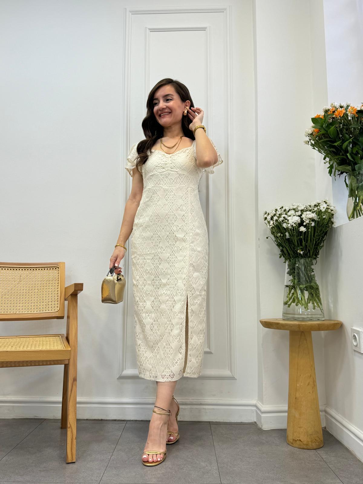 Taş Göğüs Büzgülü Yırtmaçlı Dantel Elbise 3423