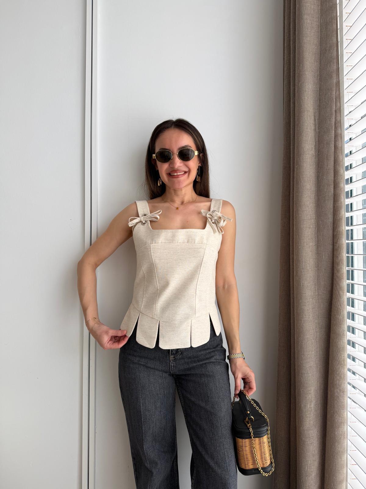 Taş Korse Görünümlü Dilimli Bluz 8456