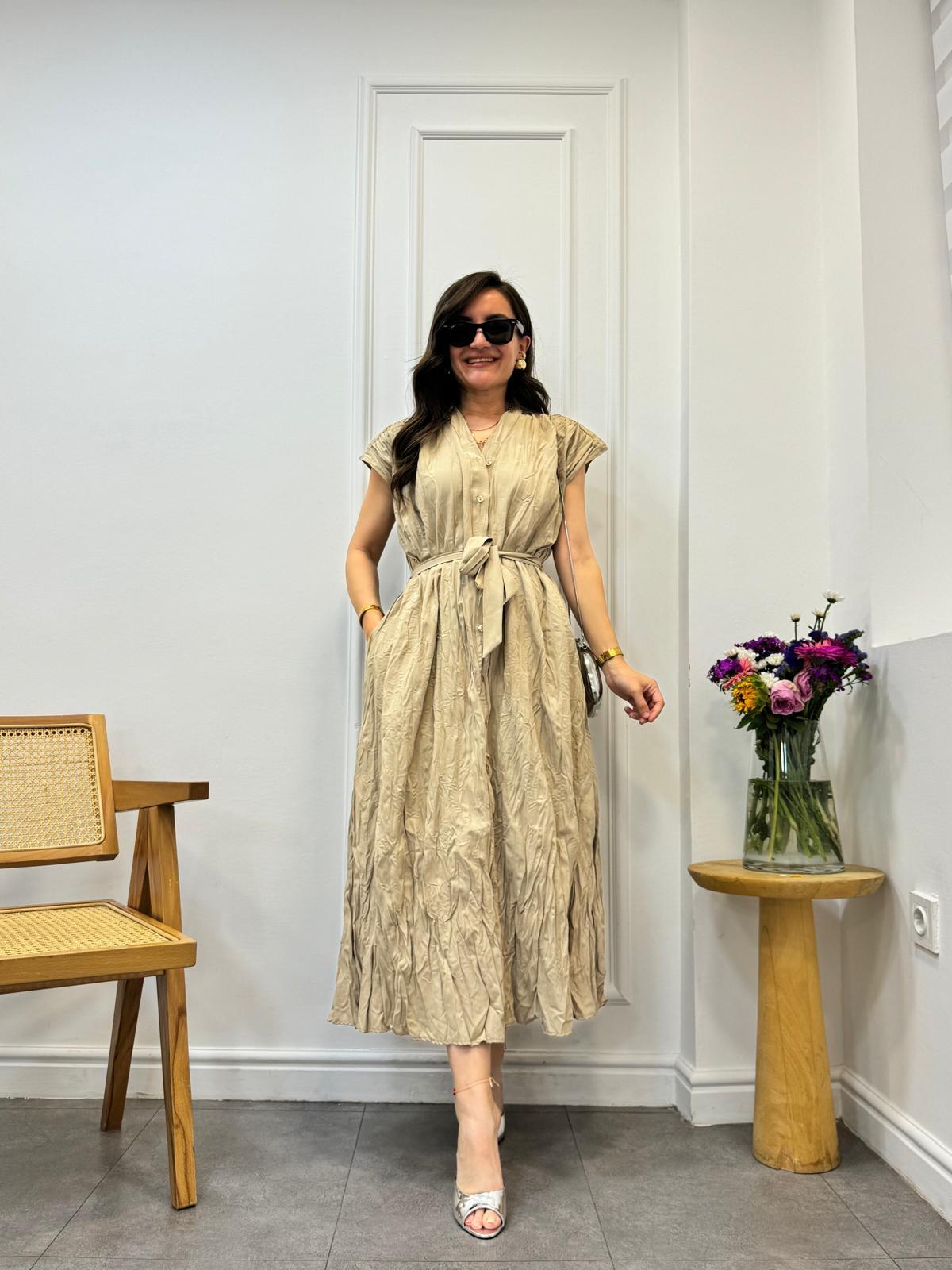 Taş Önü Düğme Detaylı Midi Boy Elbise 3199