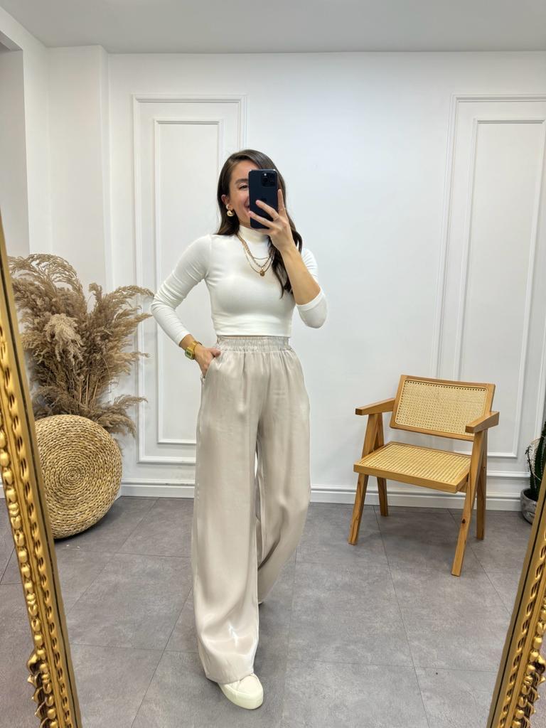 Taş Parlak Kumaş Özel Dokulu Bol Paça Pantolon 8213