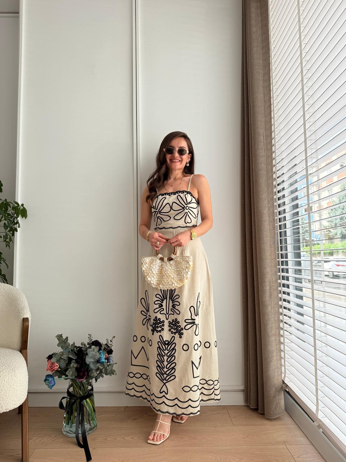 Taş Sırt Dekolte Detaylı Nakışlı Elbise 35045