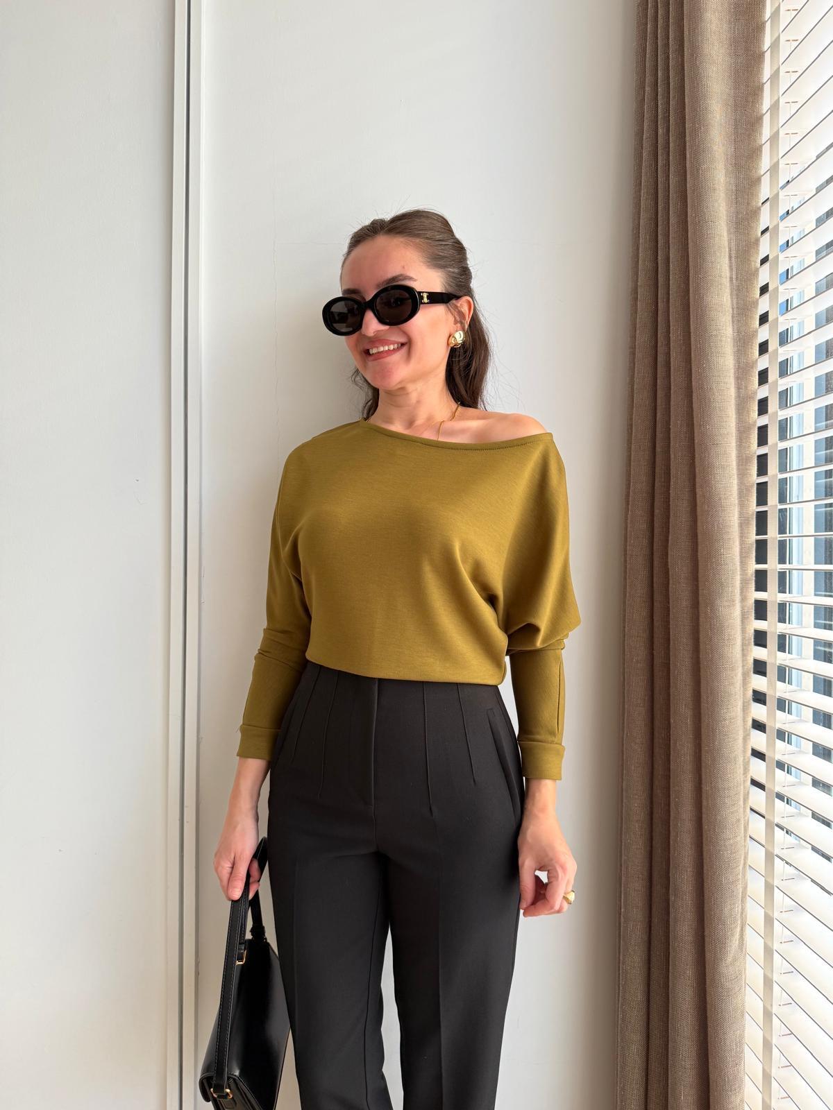 Yağyeşili Kayık Yaka Yarasa Kol Bluz 1514