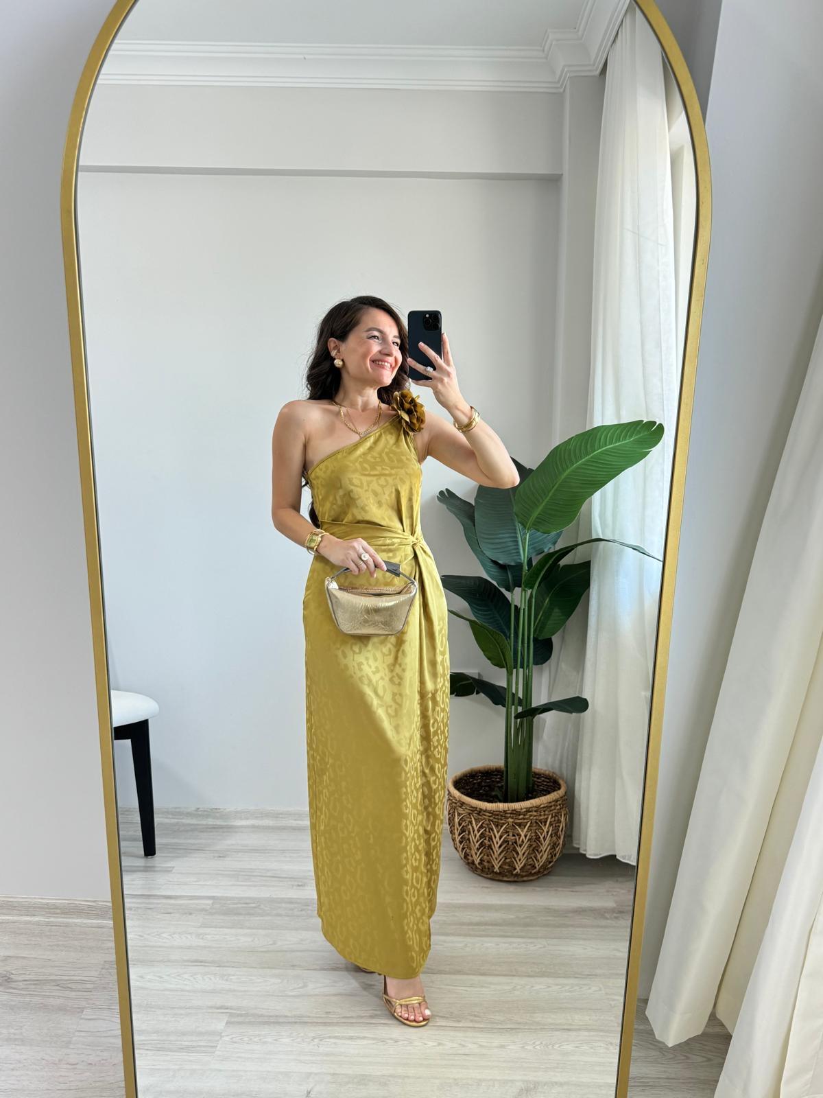 Yağyeşili Tek Omuz Bel Düğüm Gül Broşlu Saten Elbise 2322