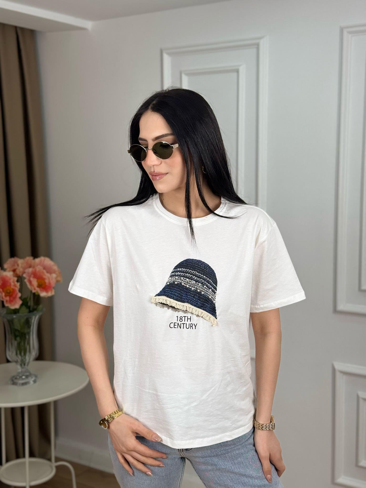Beyaz Bisiklet Yaka Desenli Nakışlı Tshirt 29523
