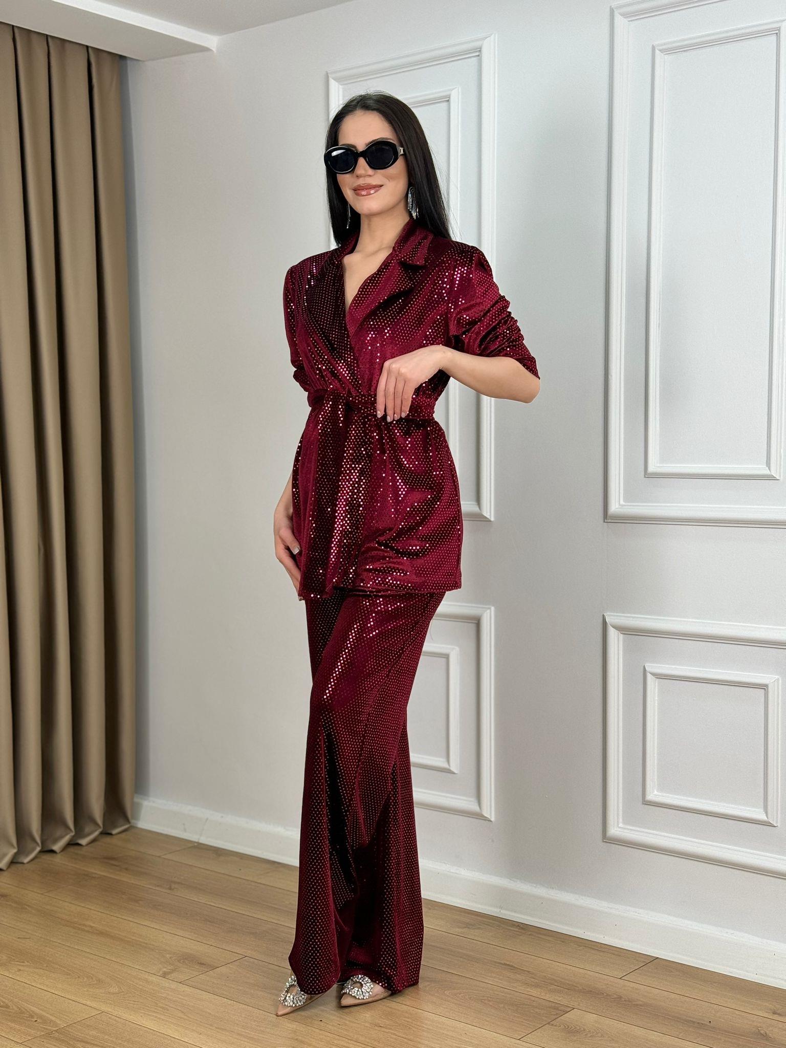 Bordo Omzu Vatkalı Kuşaklı Payetli Ceket Pantolon Takım 556