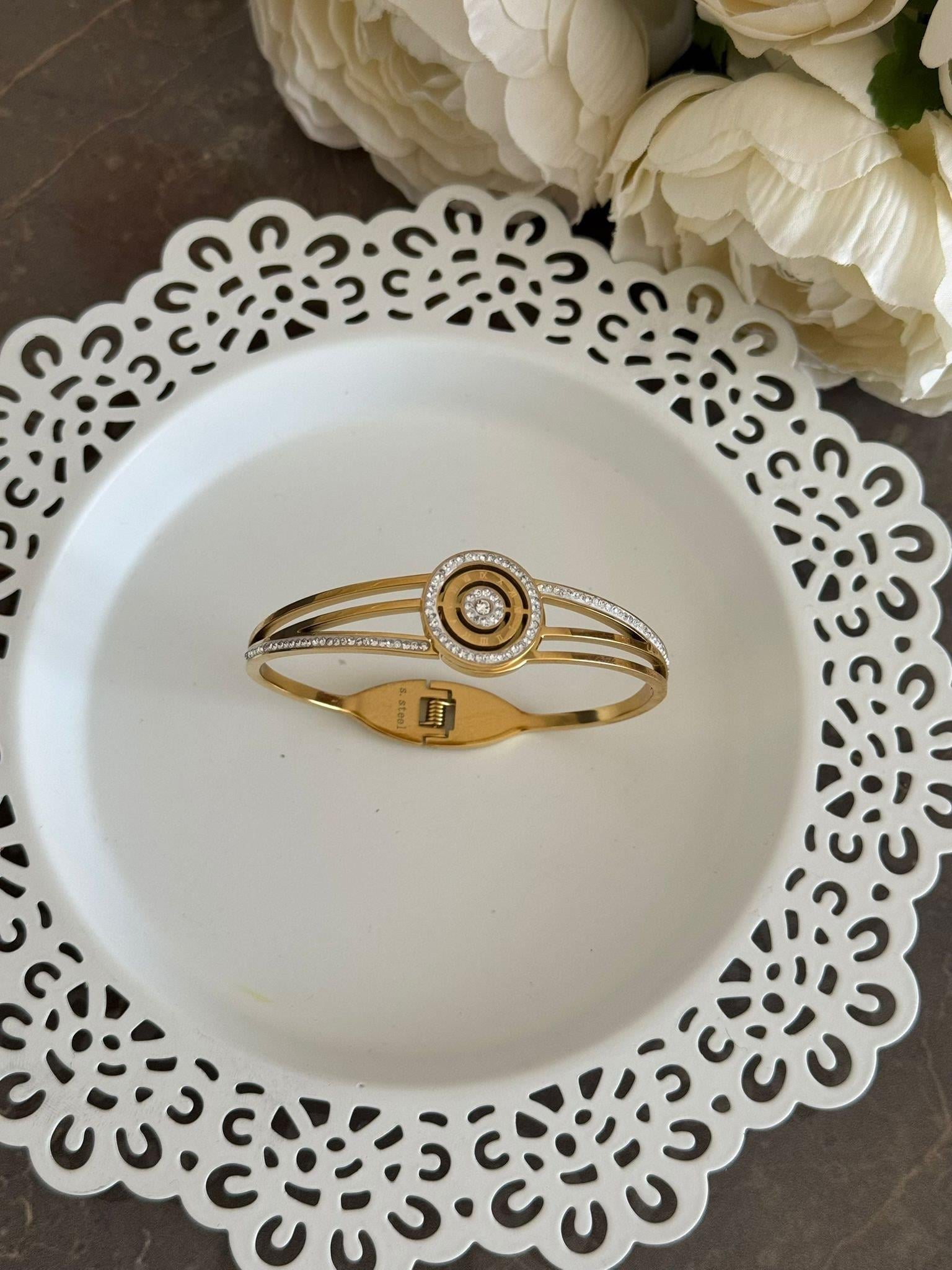Gold Taş Süslemeli Çelik Kelepçe MSL39