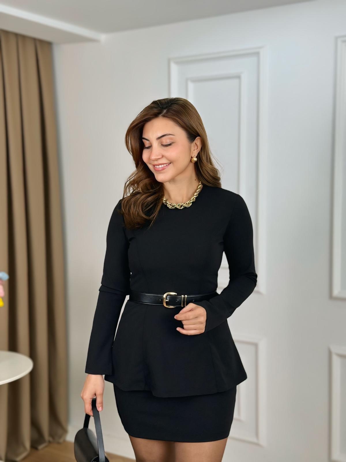 Siyah Bisiklet Yaka Likralı Krep Kumaş Eteği Yırtmaçlı Etek Bluz Takım 5006