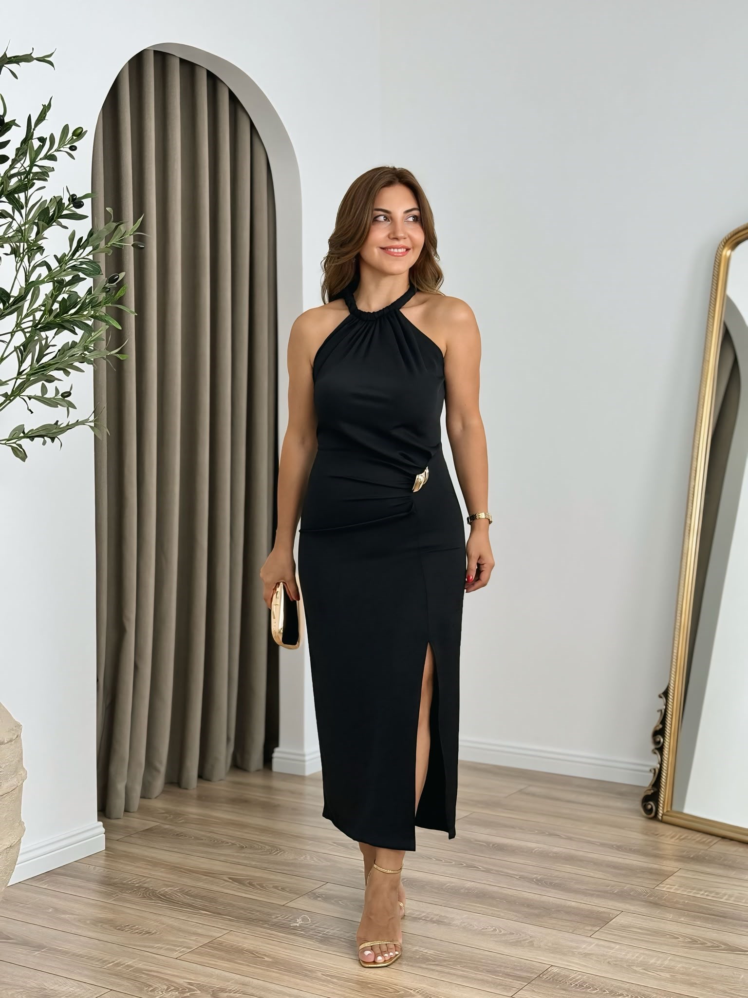 Siyah Halter Yaka Gold Tokalı Yandan Yırtmaçlı Elbise 261784