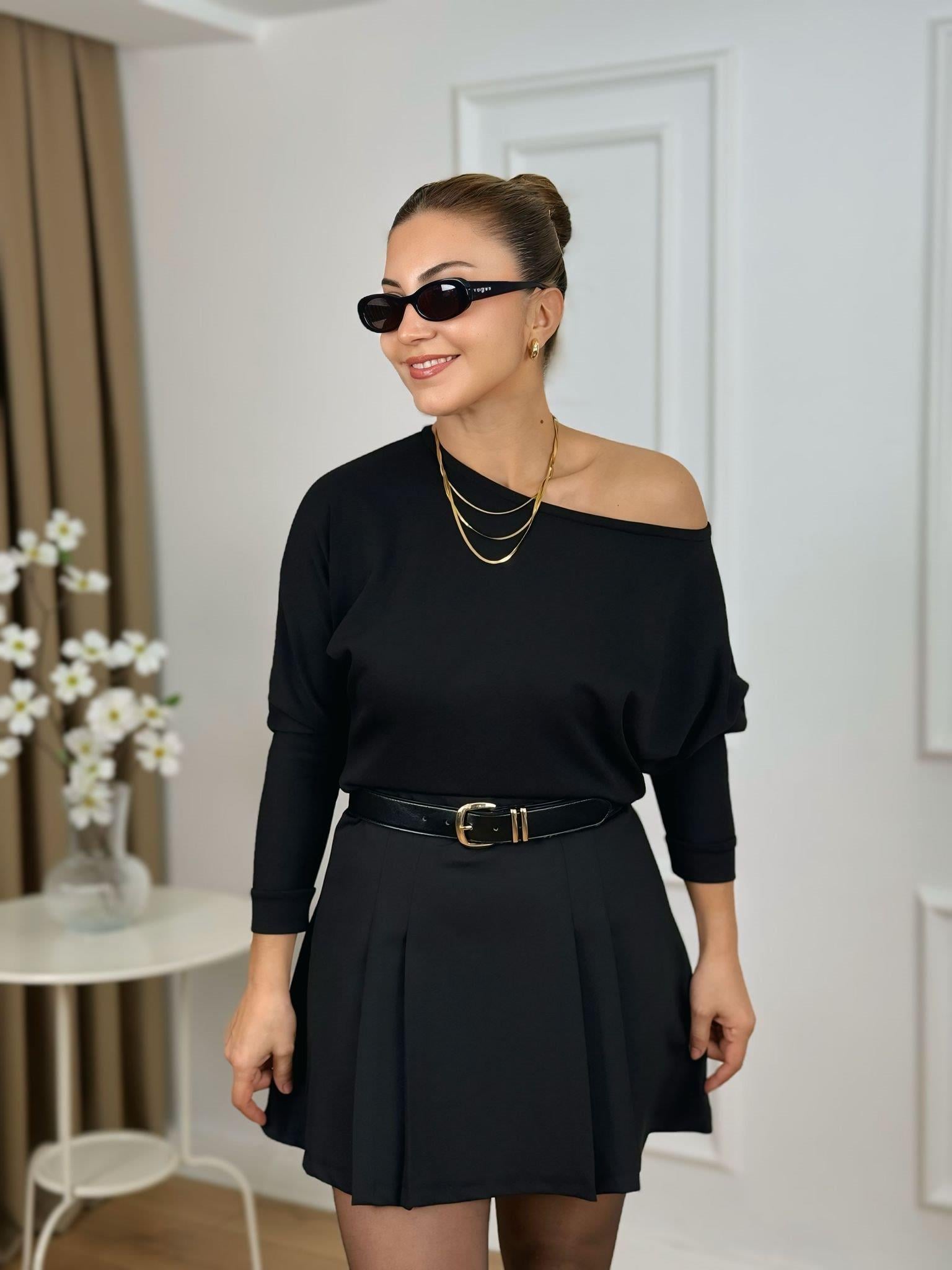 Siyah Kayık Yaka Modal Kumaş Bluz 26128
