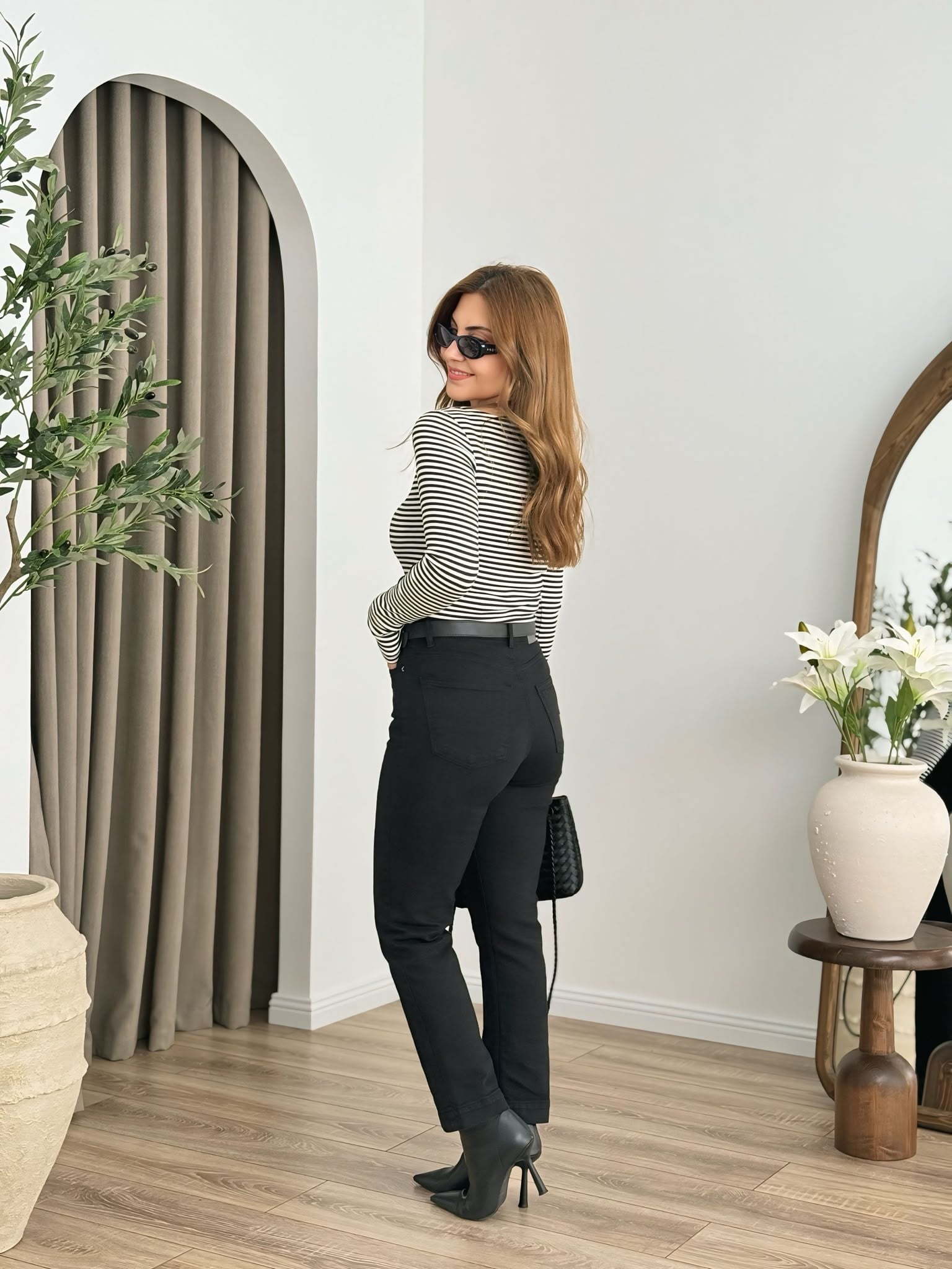 Siyah Yüksel Bel Full Likralı Çımalı Fit Mom Jean 7194