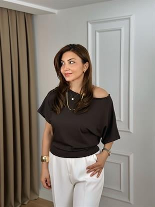 Acı Kahve Kayık Yaka Yarasa Kol Modal Kumaş Bluz 26146