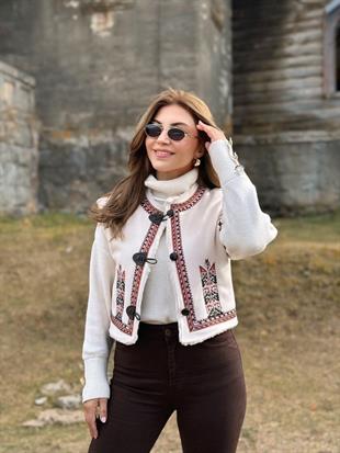 Ekru Nakışlı Kürklü Süet Yelek 2712