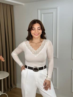 Ekru Yakası Ve Kol Ucu Dantelli V Yaka Kaşmir Bluz 32311
