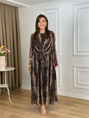 Kahve Bisiklet Yaka Batik Desenli Bağlama Detaylı Şifon Kumaş Astarlı Elbise 26205