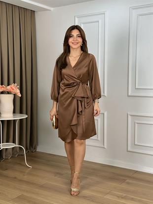 Kahve Kruvaze Yaka Truvakar Kol Volanlı Saten Elbise 265126