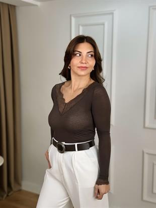 Kahve Yakası Ve Kol Ucu Dantelli V Yaka Kaşmir Bluz 32311