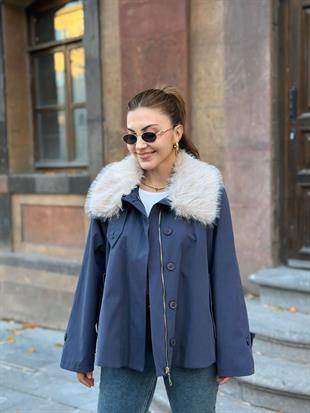 Lacivert Yakası Çıkarılabilir Kürklü Fermuarlı Astarlı Trenchcoat 251021