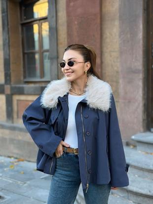 Lacivert Yakası Çıkarılabilir Kürklü Fermuarlı Astarlı Trenchcoat 251021