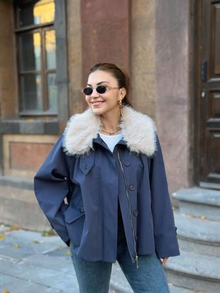 Lacivert Yakası Çıkarılabilir Kürklü Fermuarlı Astarlı Trenchcoat 251021