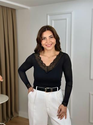 Siyah Yakası Ve Kol Ucu Dantelli V Yaka Kaşmir Bluz 32311