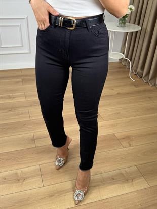 Siyah Yüksek Bel Likralı Paçası Kesik Ve Yırtmaçlı Jean 7413