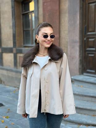 Taş Yakası Çıkarılabilir Kürklü Fermuarlı Astarlı Trenchcoat 251021