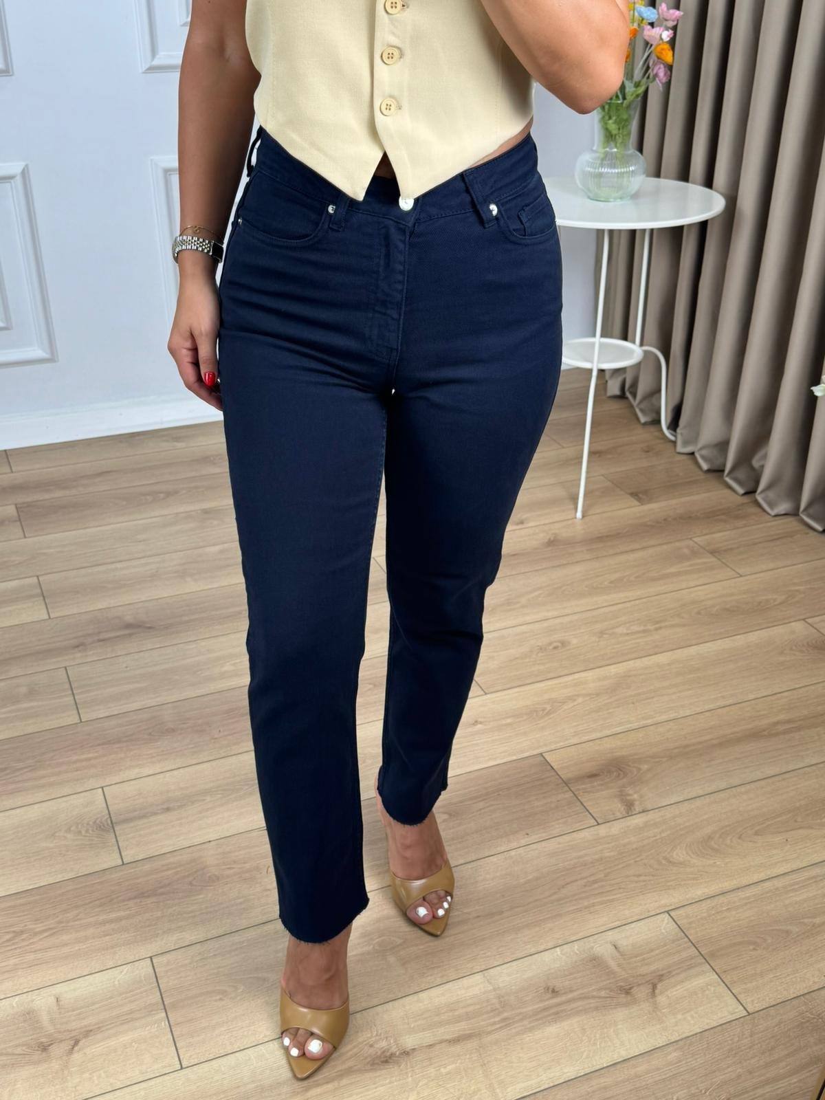 Koyu Lacivert Yüksek Bel Likralı Toparlayıcı Paçası Kesik Fit Mom Jean 764
