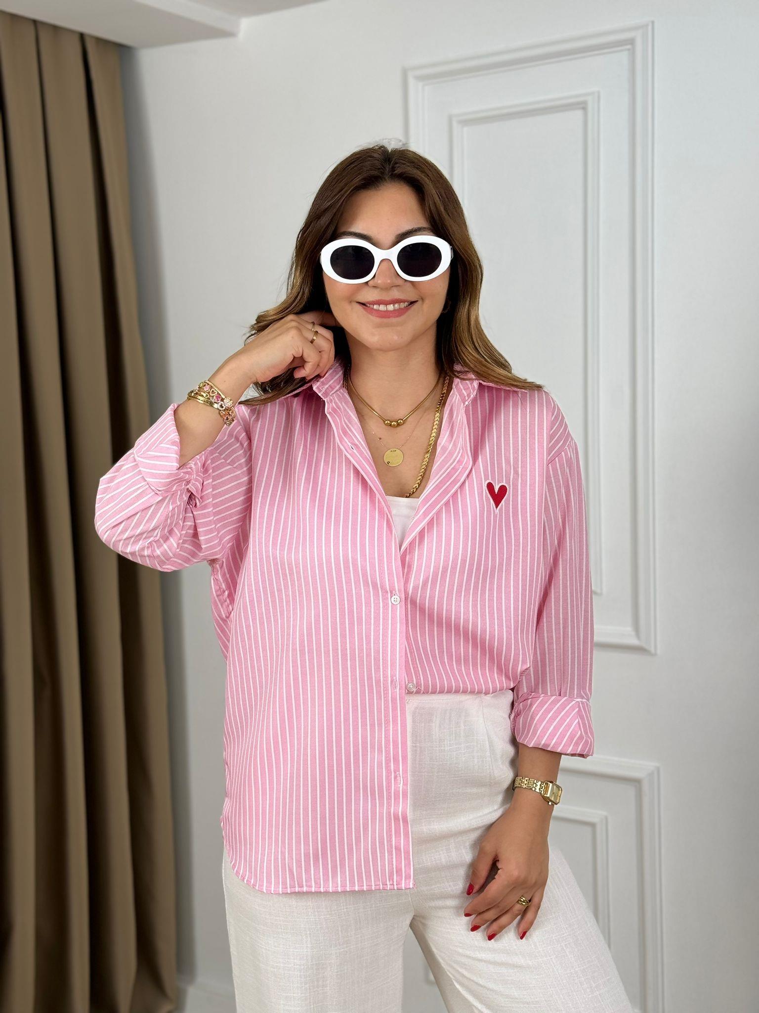 Pembe Çizgili Kalp Nakışlı Gömlek 90234