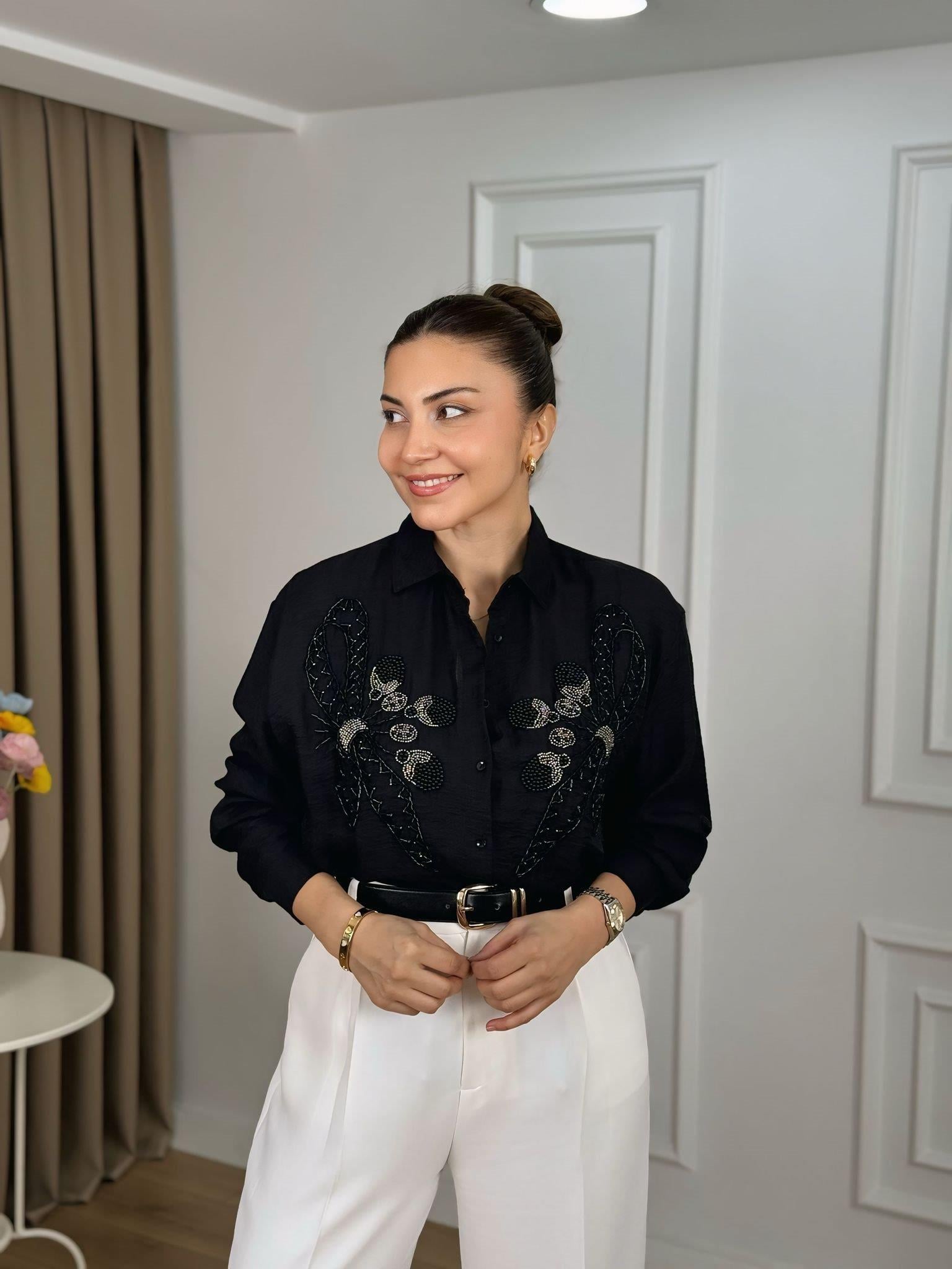 Siyah Fiyonk Nakışlı Gömlek 261405