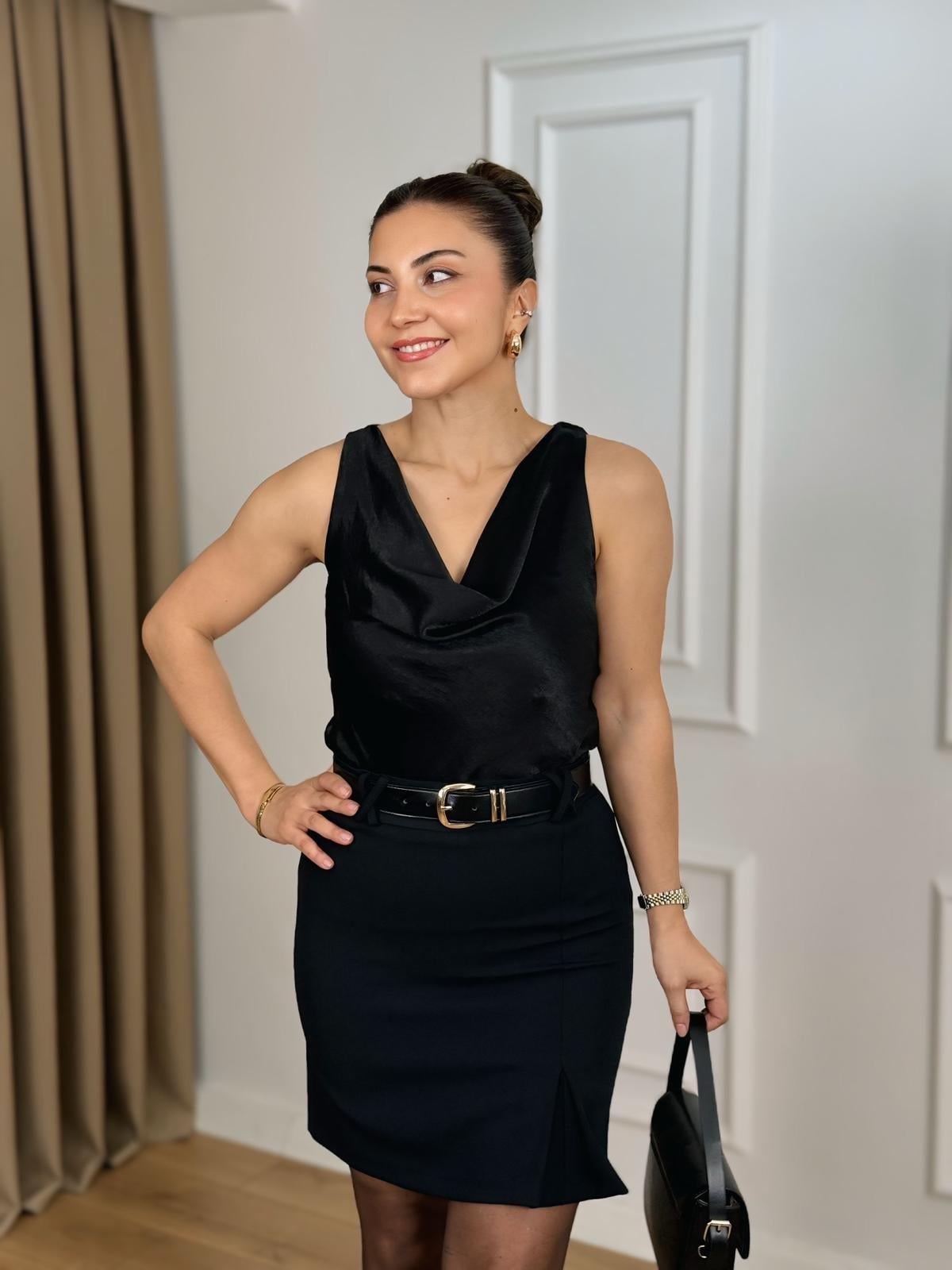 Siyah Sıfır Kol Degaje Yaka Bluz 262472