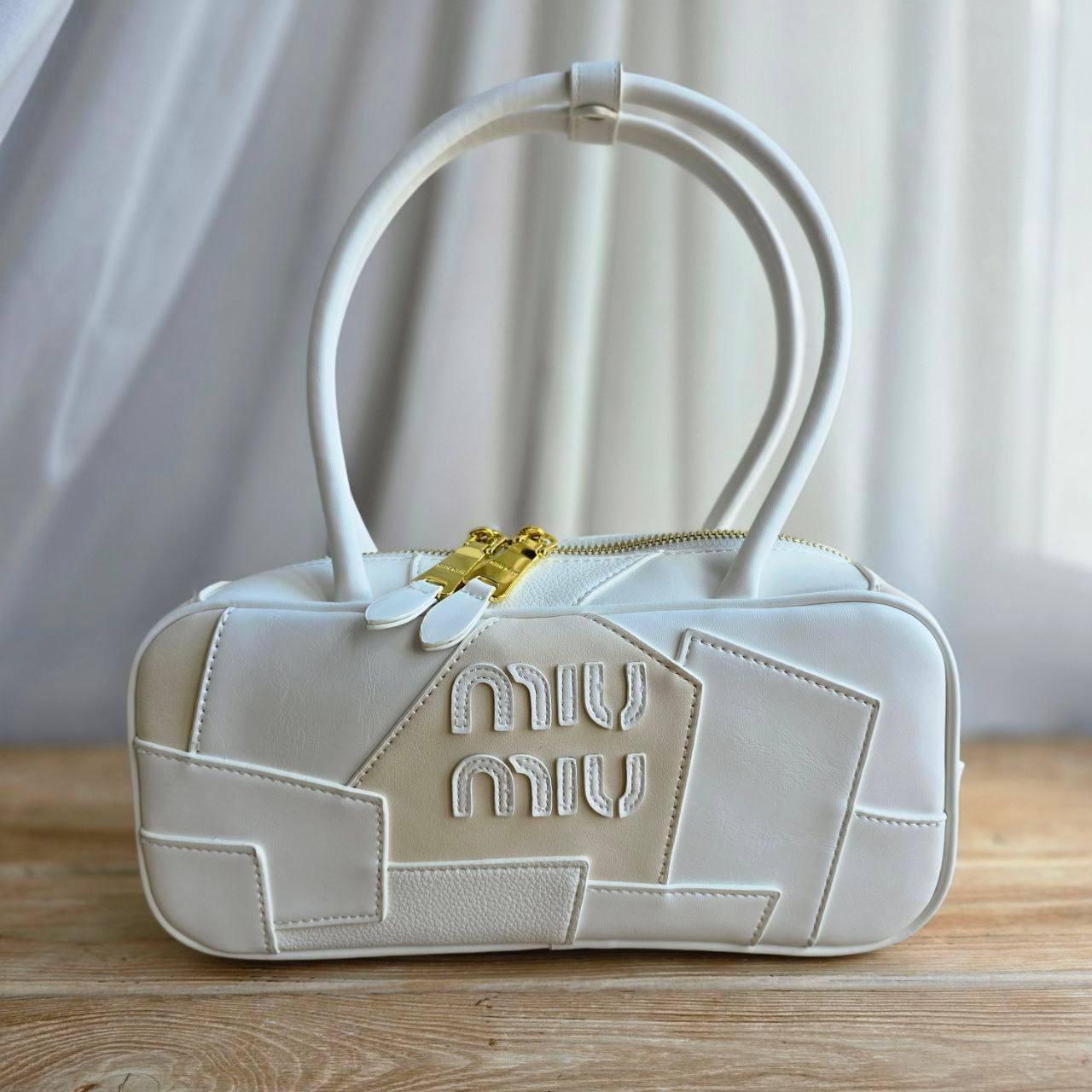 MİU BEYAZ DERİ ÇANTA