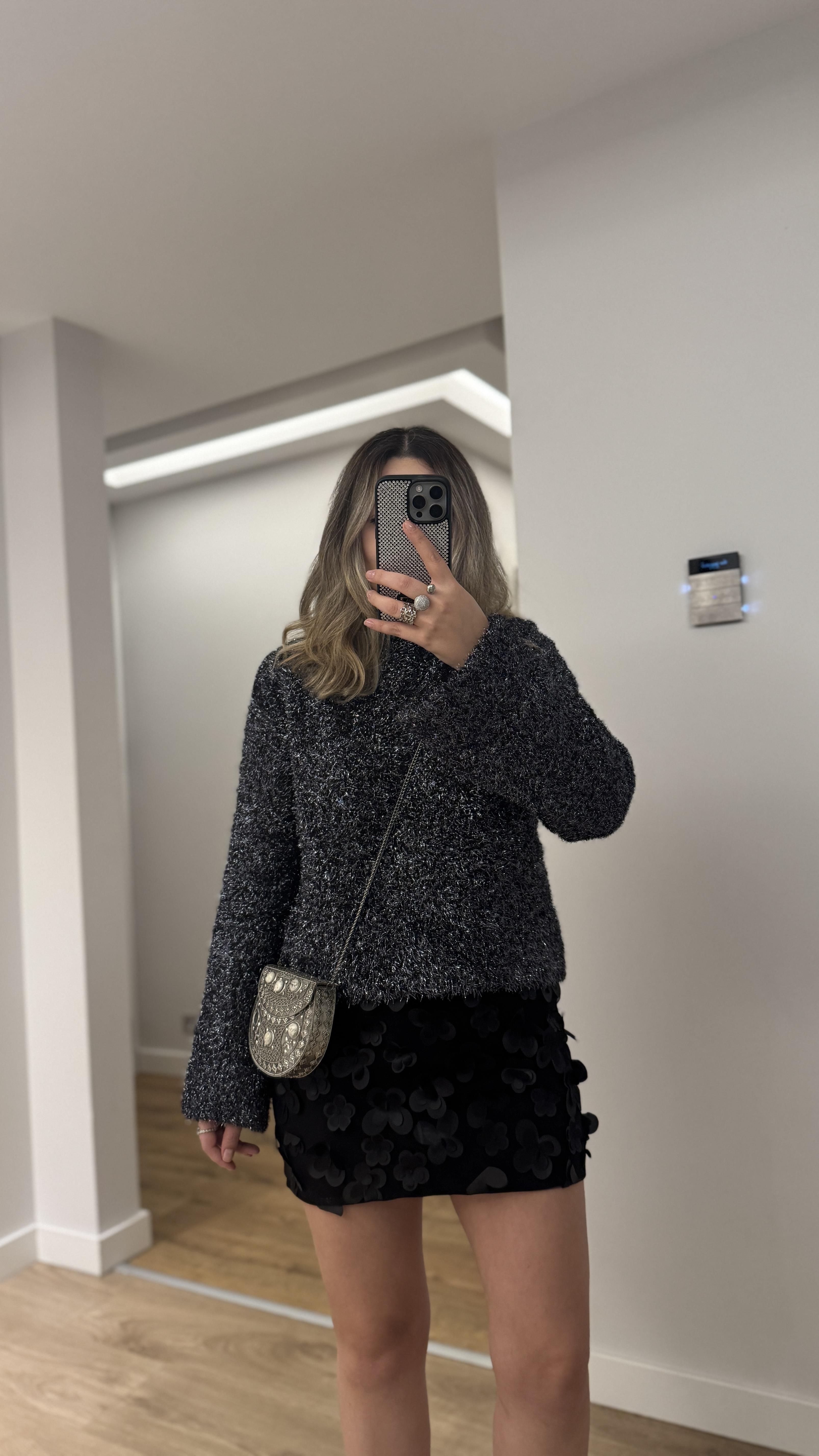 SIRT DEKOLTELİ SIM KAZAK