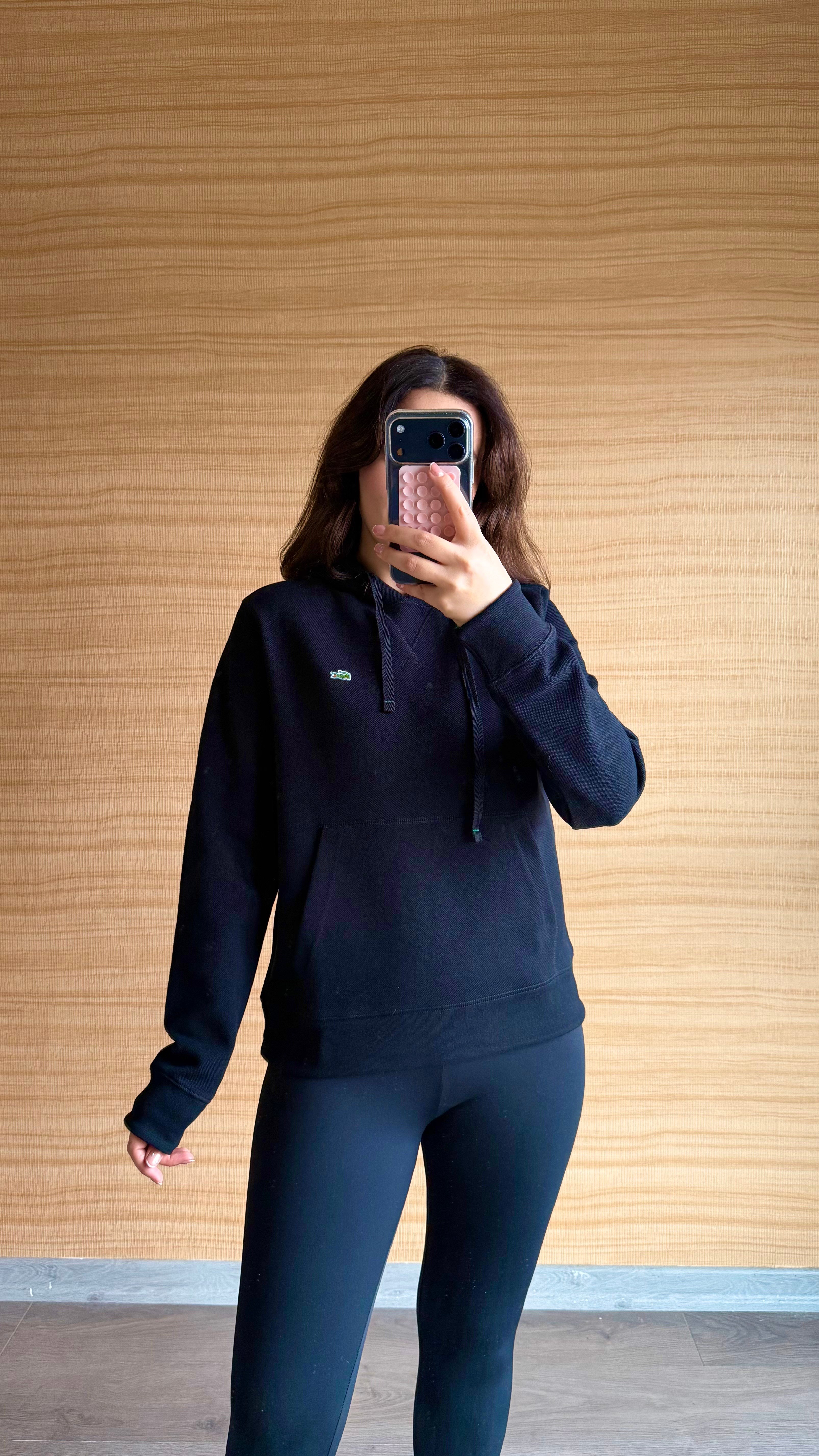 SİYAH KAPÜŞONLU LAKİNT SWEAT