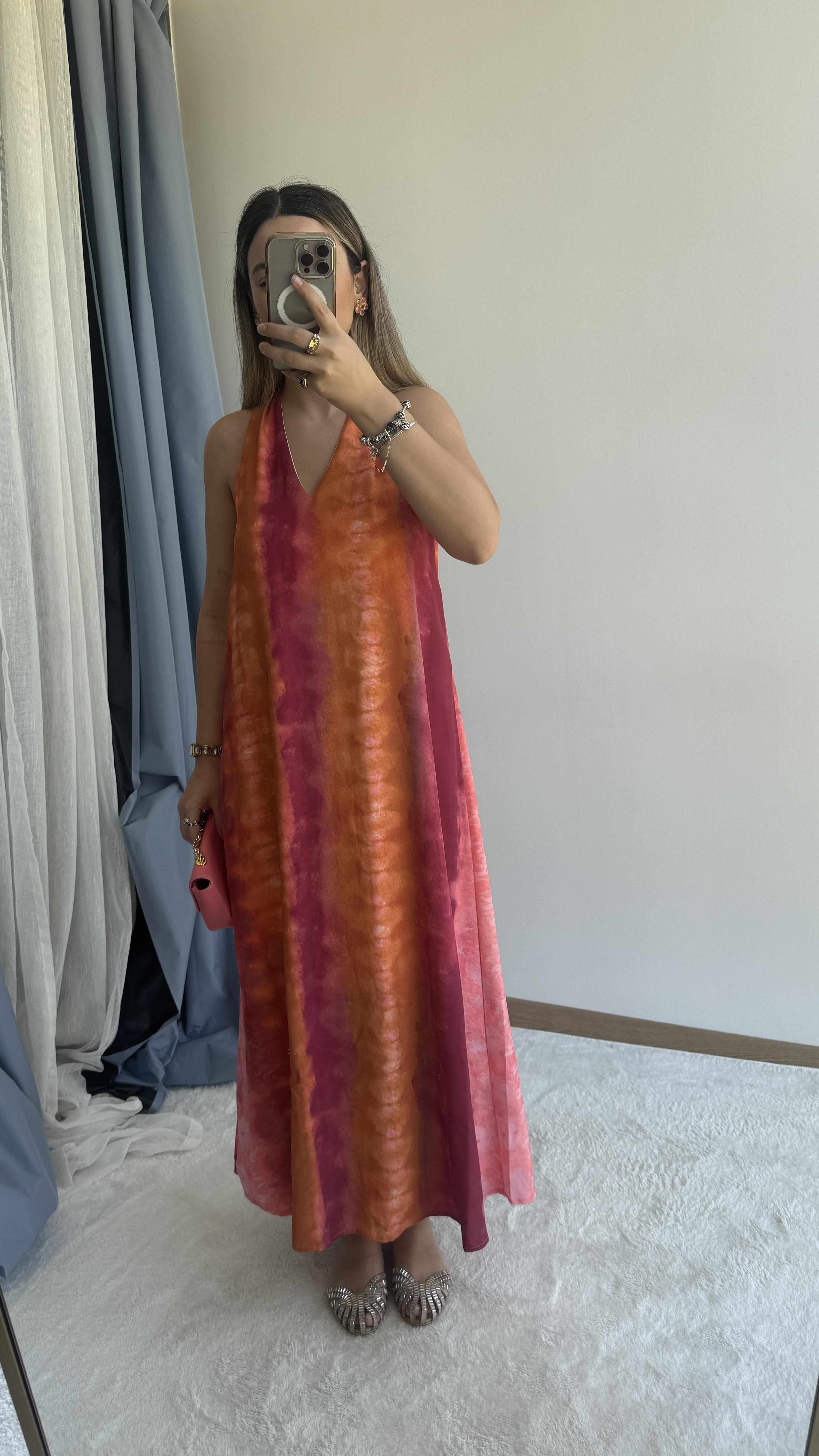 BATİK DESEN PEMBE ELBİSE